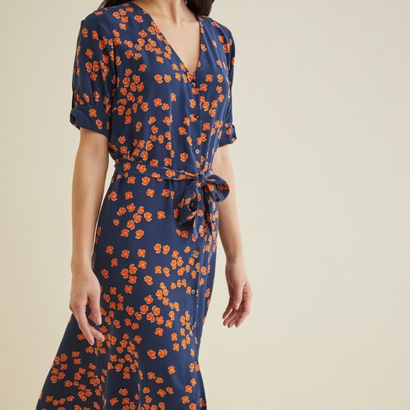 Amour Vert Dresses & Skirts - Amour Vert Serafina Silk Midi Dress